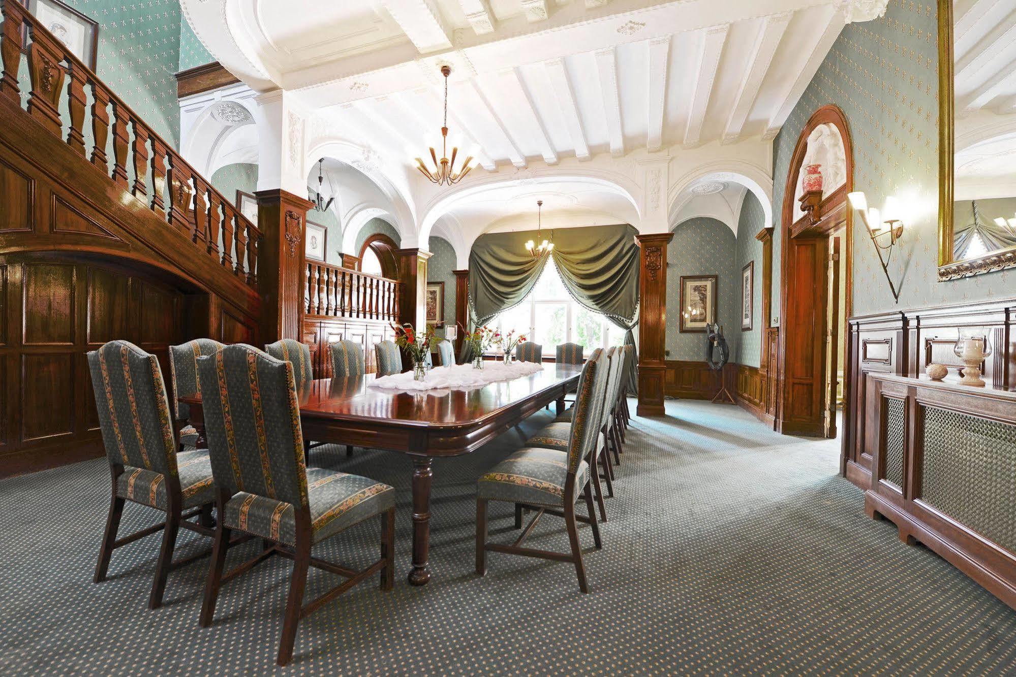 Schlosshotel Villa Westerberge アッシャースレーベン エクステリア 写真