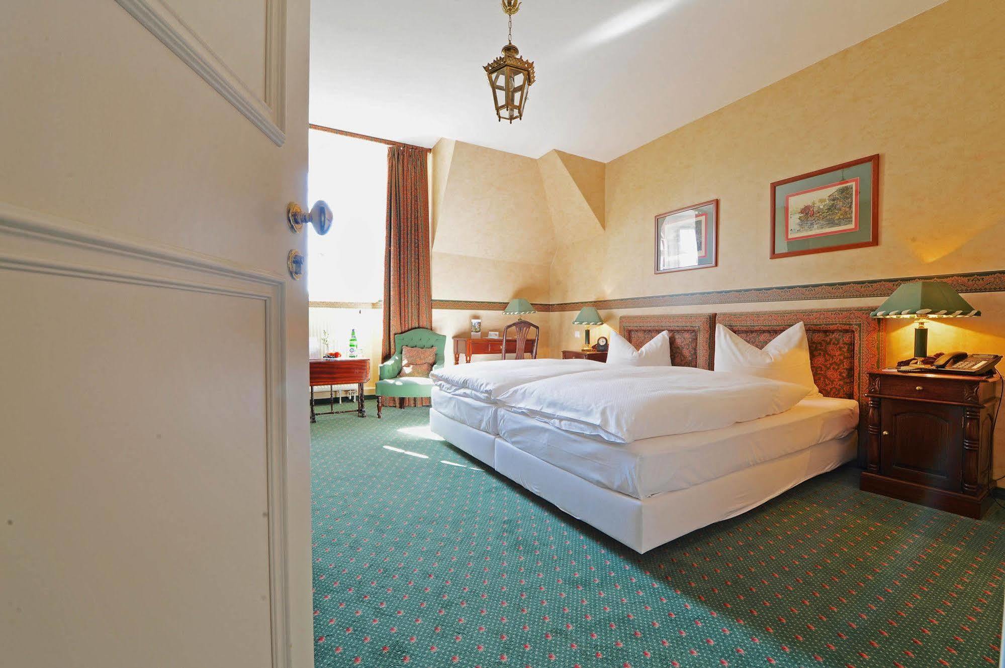 Schlosshotel Villa Westerberge アッシャースレーベン エクステリア 写真