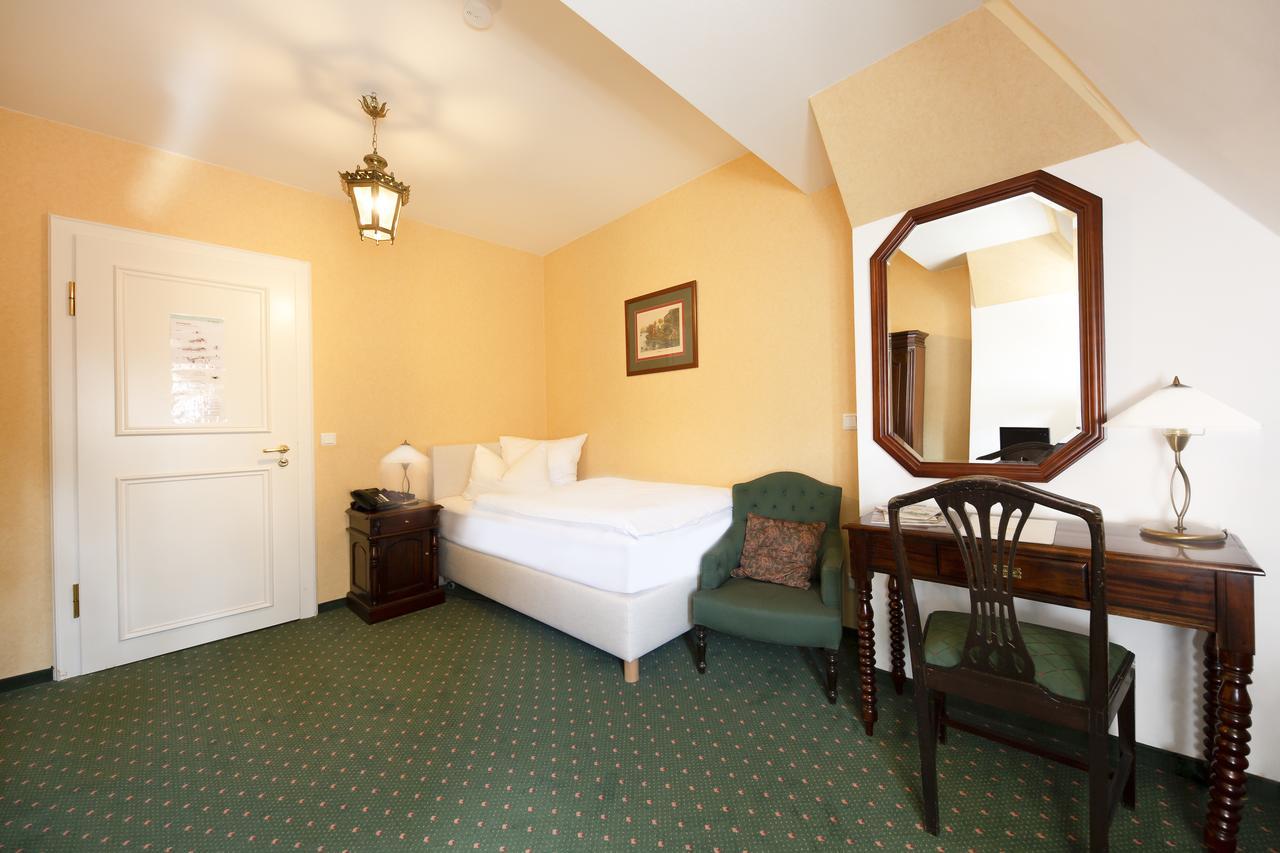 Schlosshotel Villa Westerberge アッシャースレーベン エクステリア 写真